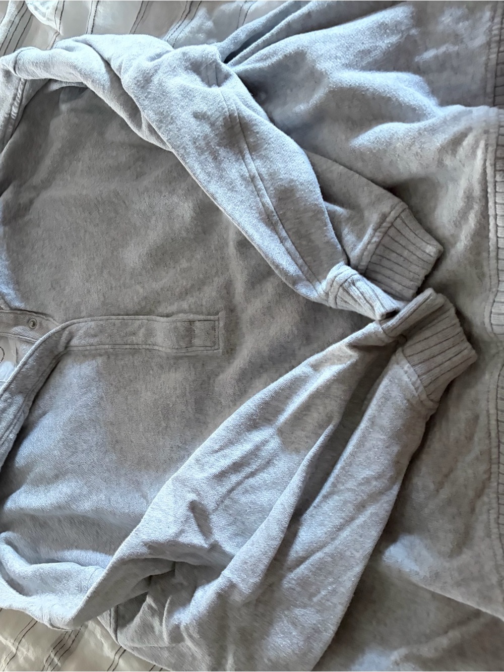 Women’s  Pullover Sweatshirt Hoodie - Light Gray